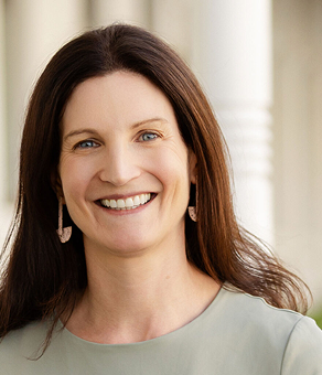Dr Lisa Cochrane